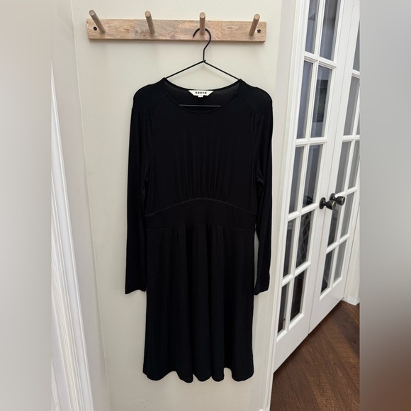 Boden Abigail Jersey Dress in Black - Picture 3 of 8